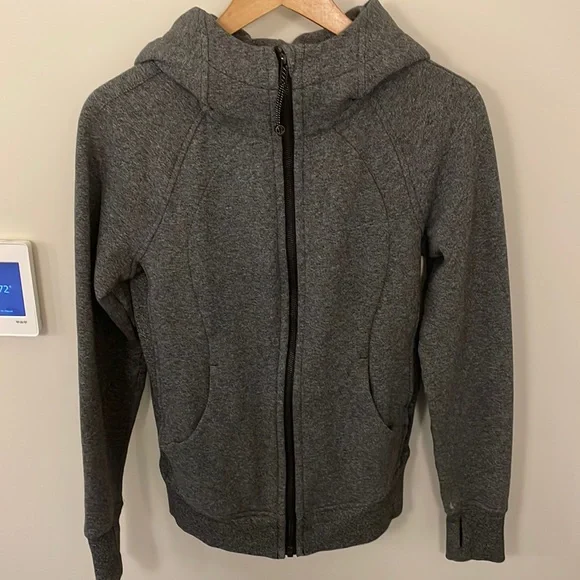 Lululemon Scuba gray full zip Great condition. Womens size 6 - Picture 2 of 9